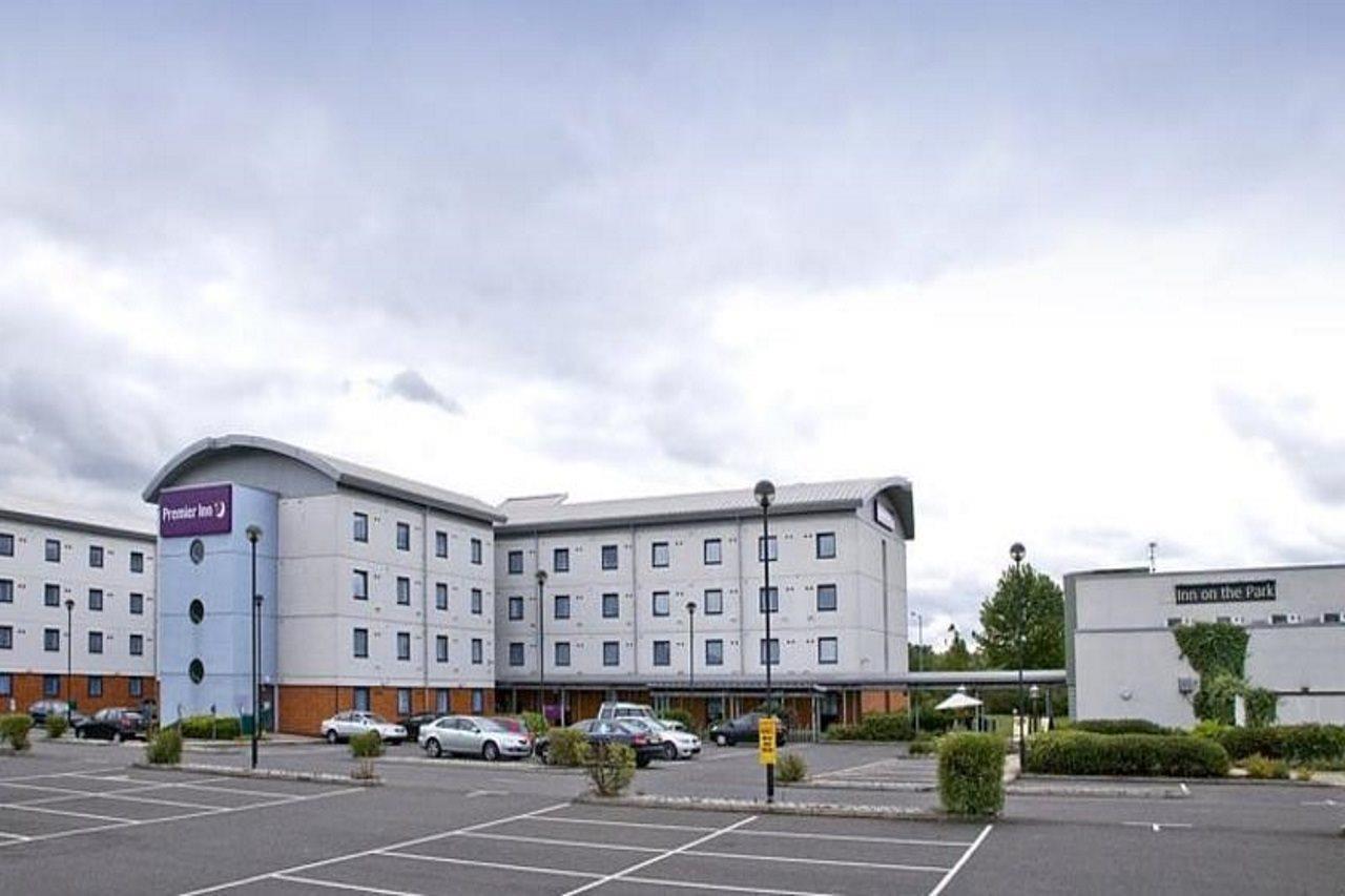 Premier Inn London Enfield Extérieur photo